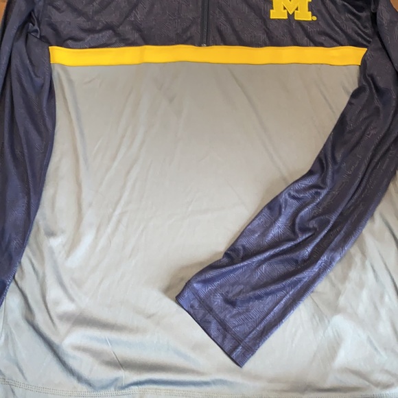 University of Michigan Men’s Pullover - Picture 6 of 8
